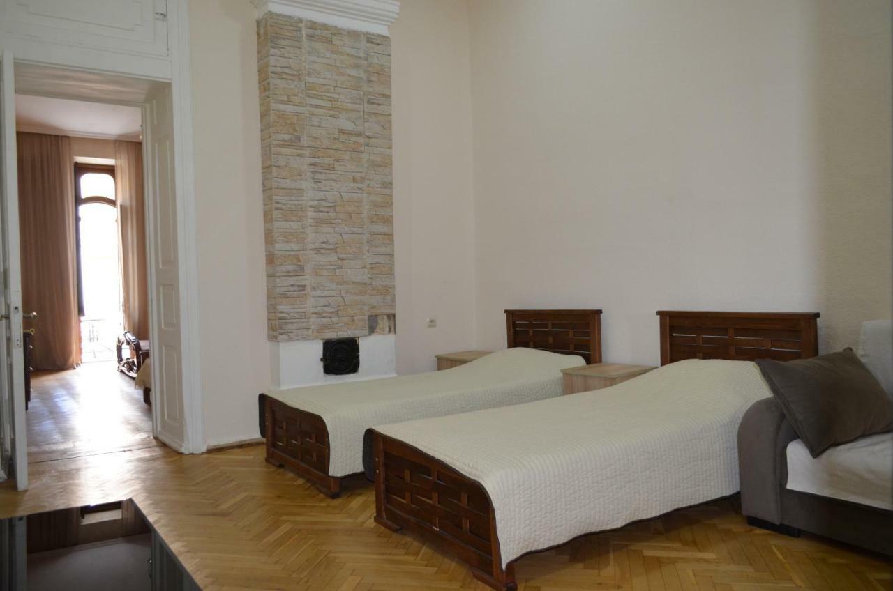 Sweet Home Agmashenebeli Тбилиси Екстериор снимка
